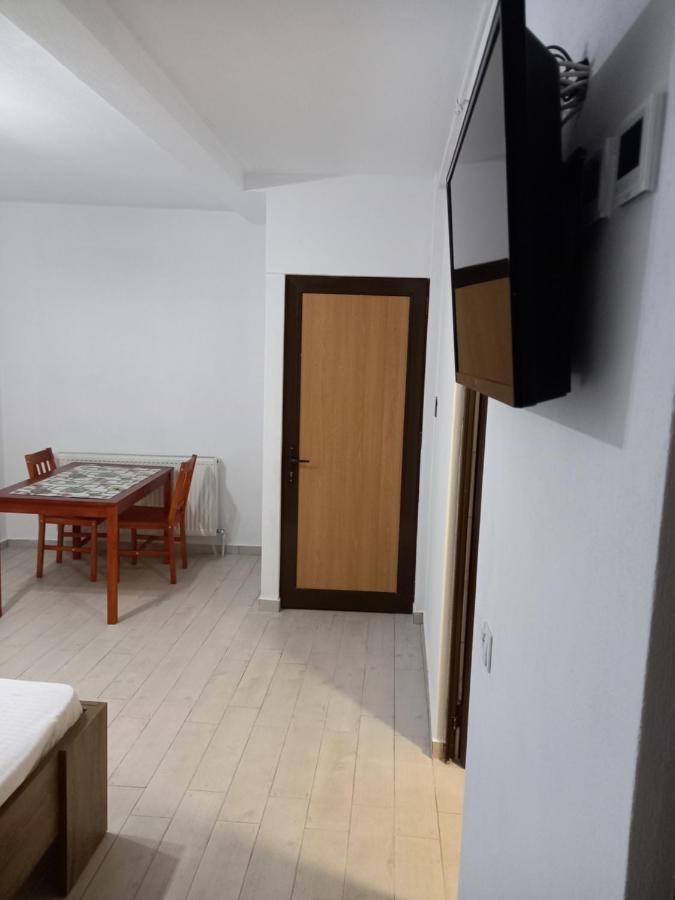 Cazare Centrum Curtea de Argeş Extérieur photo